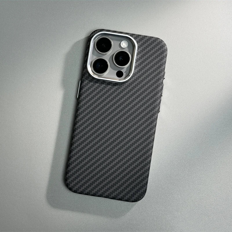 Magnetic Charging iPhone Case | Carbon iPhone Case | CASETIGE